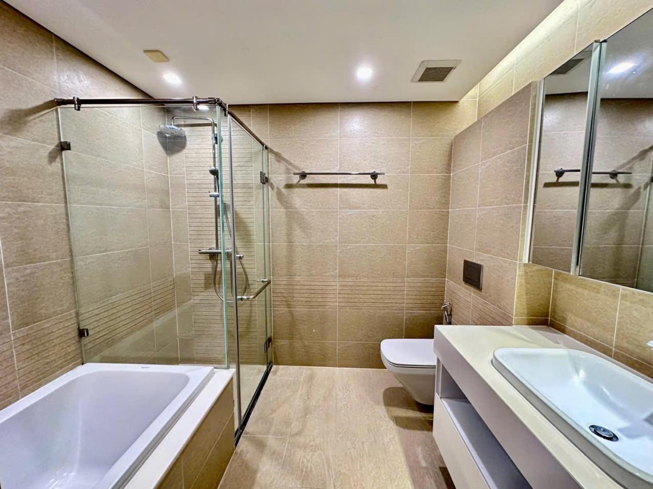 Luxury Apartment In Vinhomes Metropolis Hanoi Kültér fotó